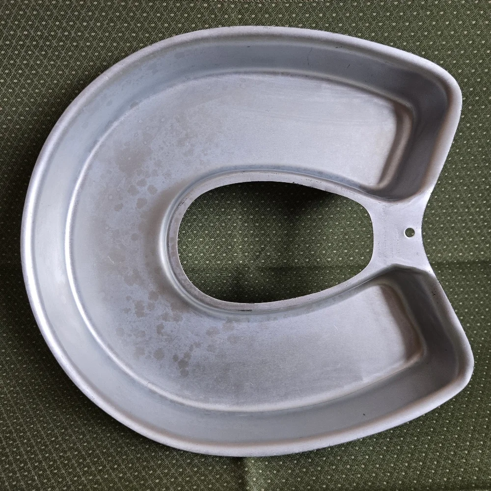 Wilton Horseshoe or Letter C or Letter U Cake Pan Vintage